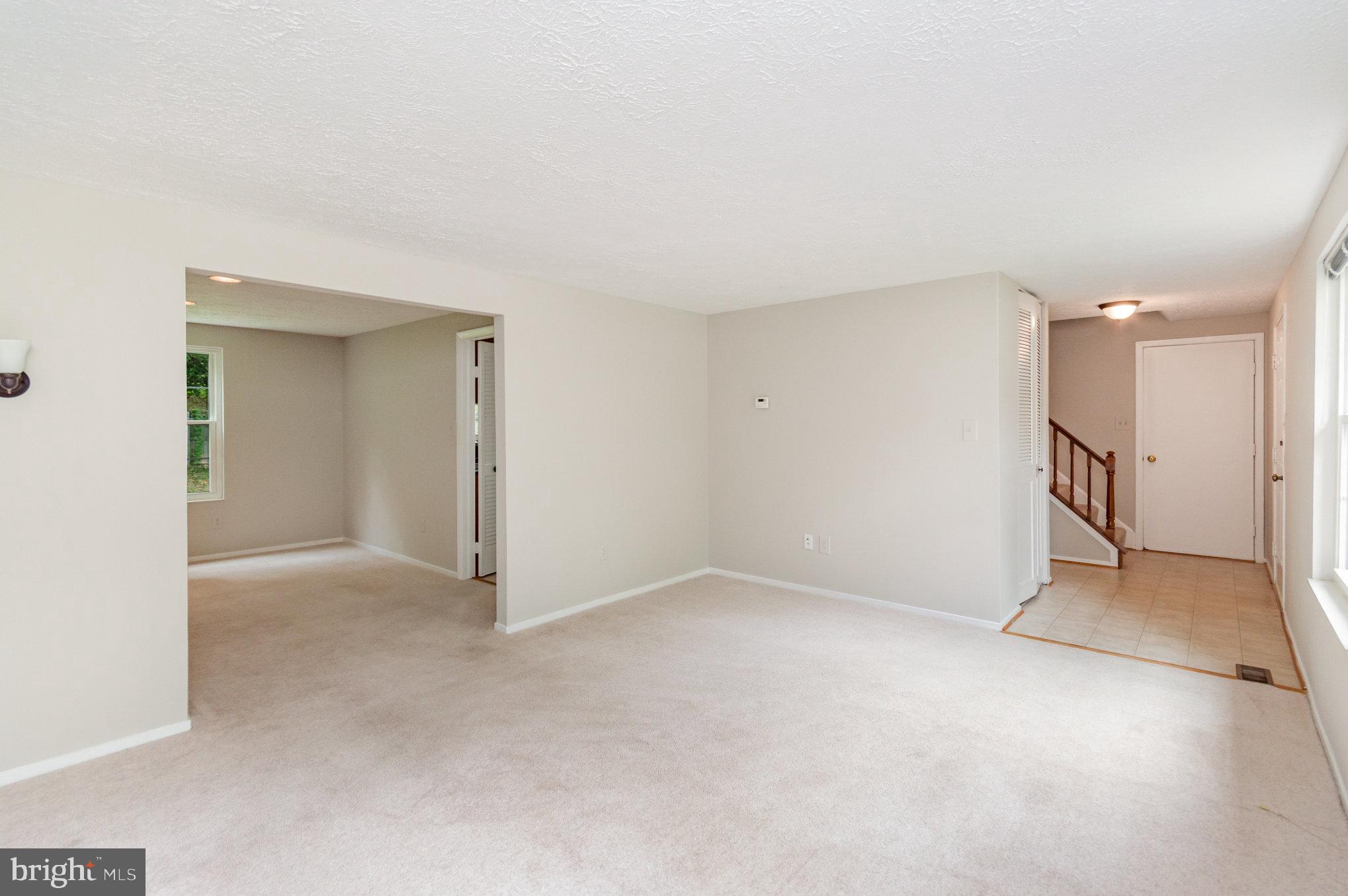 5713 Heming Avenue Springfield, VA 22151 - Photo 4 of 25