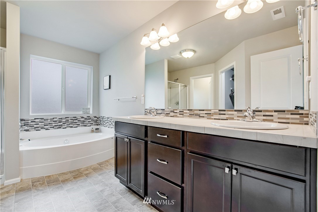 24104 185th Loop Southeast Covington, WA 98042 - Photo 16 of 31 Gallery Image 16