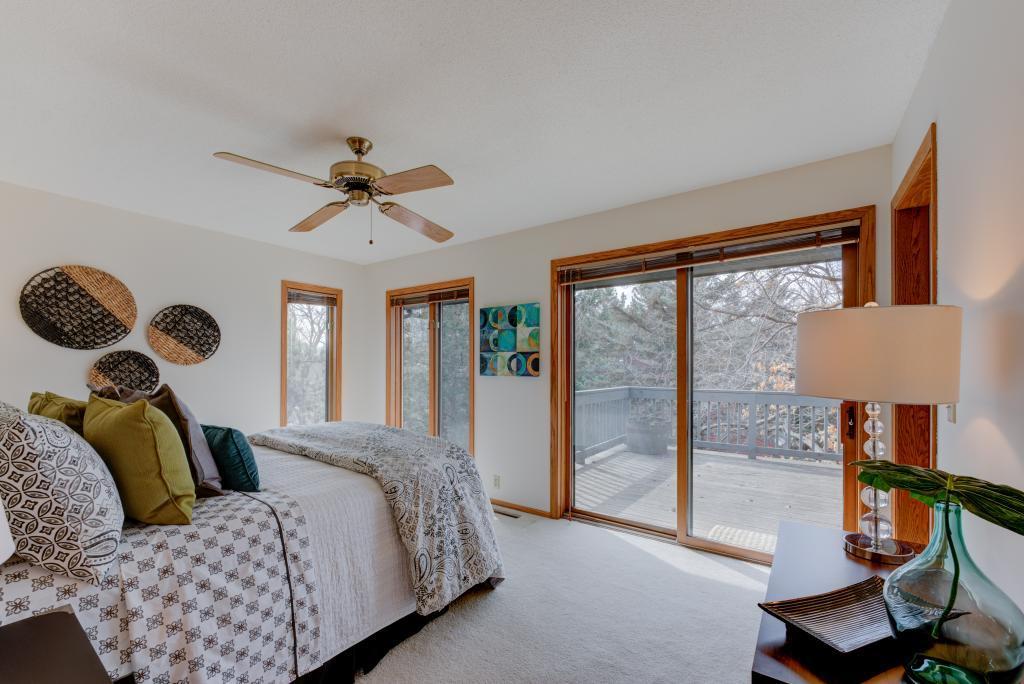 8640 Lakeview Road Bloomington, MN 55438 - Photo 16 of 26 Gallery Image 16