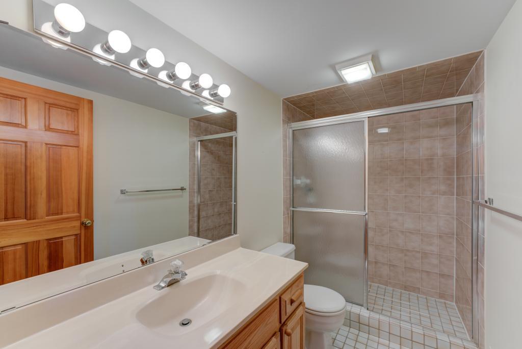 8640 Lakeview Road Bloomington, MN 55438 - Photo 24 of 26 Gallery Image 24