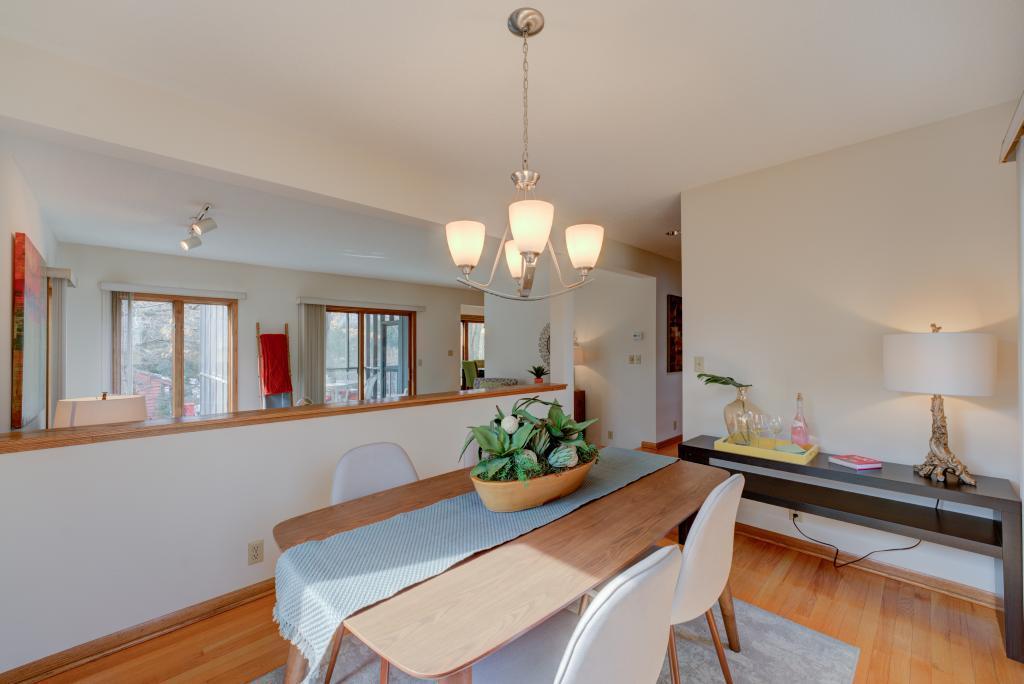 8640 Lakeview Road Bloomington, MN 55438 - Photo 7 of 26 Gallery Image 7