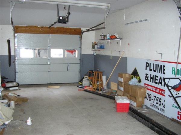 169 Thompson Road Webster, MA 01570 - Photo 3 of 5 Gallery Image 3