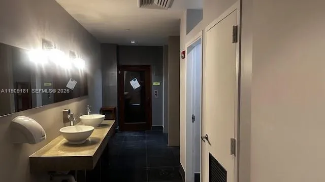 $2,250 | 133 Northeast 2nd Avenue, Unit 617, Miami, FL 33132