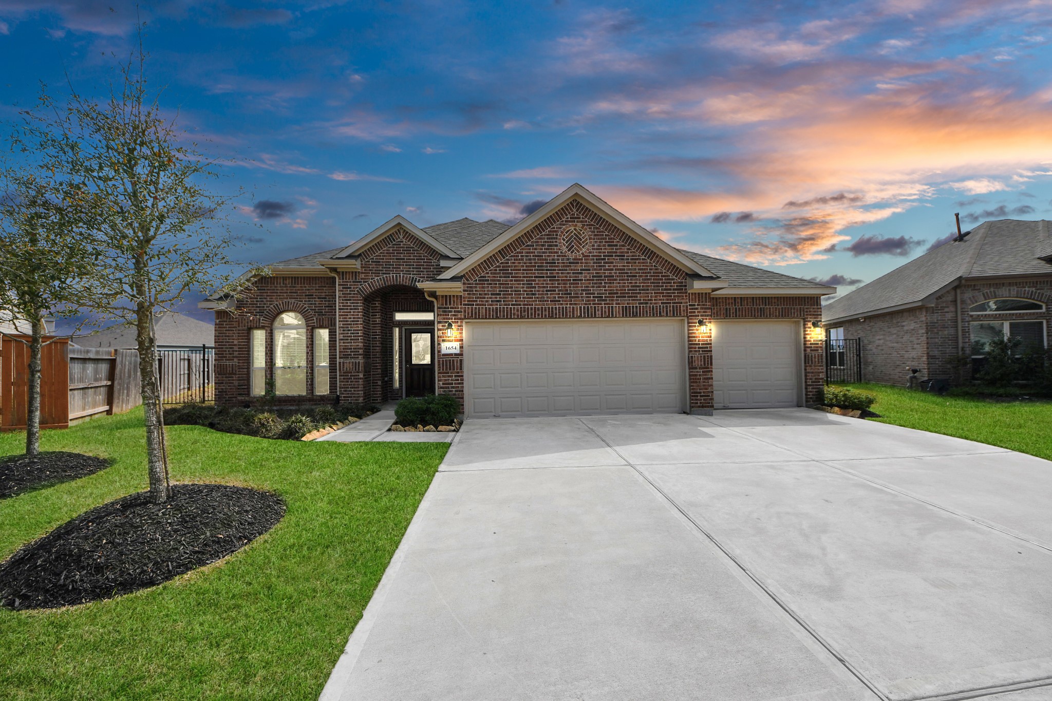 1654 Sequoia Run Drive Rosharon, TX 77583 - Photo 18 of 21 a front view of a house with a yard