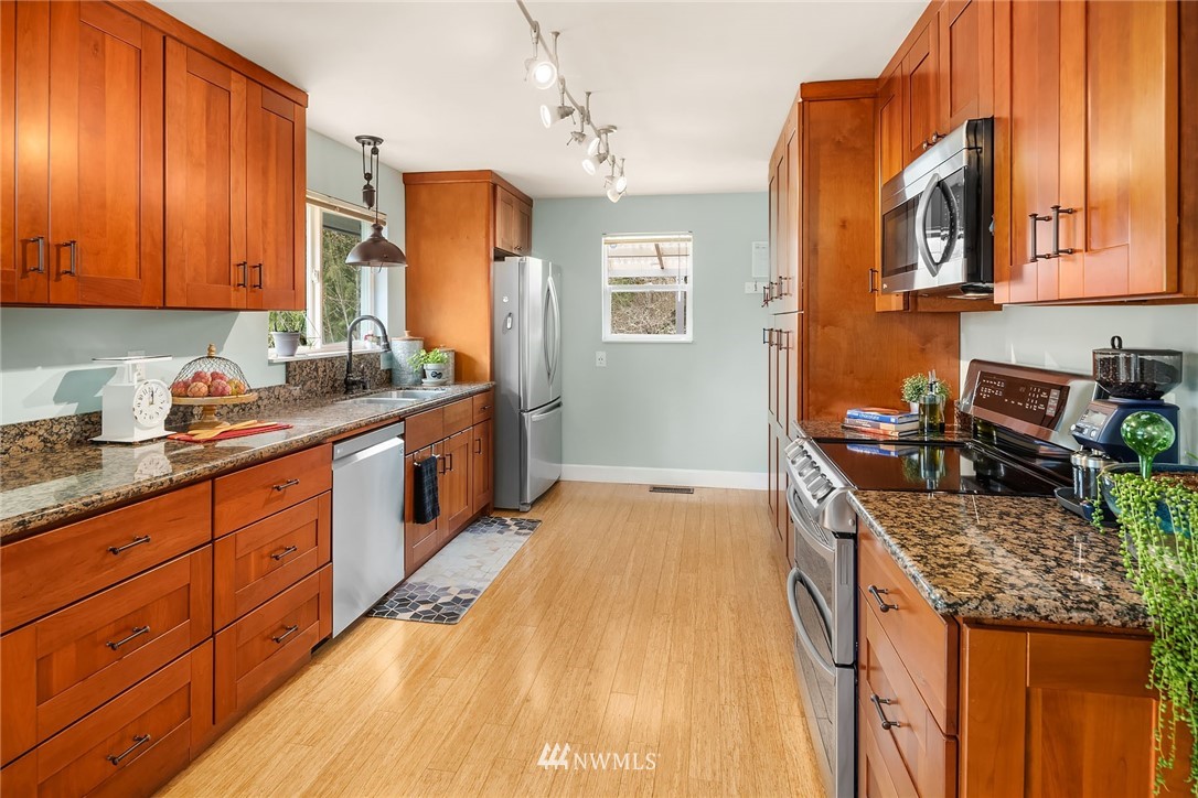 19211 Maxwell Road Southeast Maple Valley, WA 98038 - Photo 11 of 31