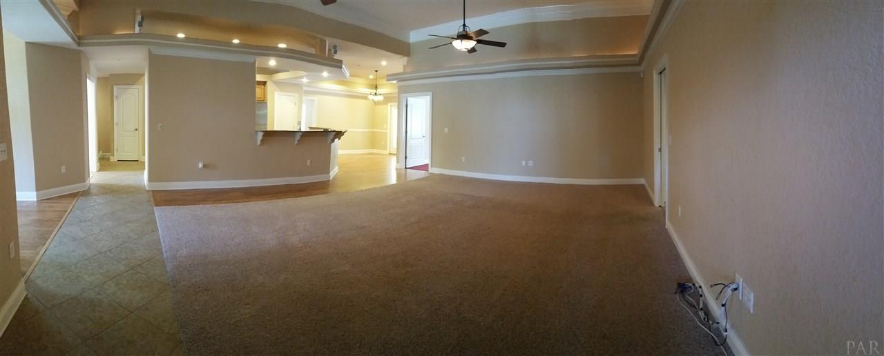 5420 Heatherton Road Milton, FL 32570 - Photo 7 of 48 Living rm - 26.2 X 20.5