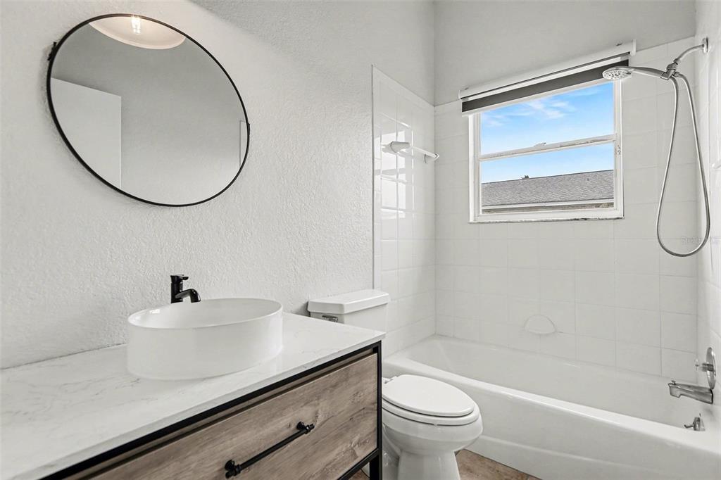 580 Russell Street Longboat Key, FL 34228 - Photo 26 of 35