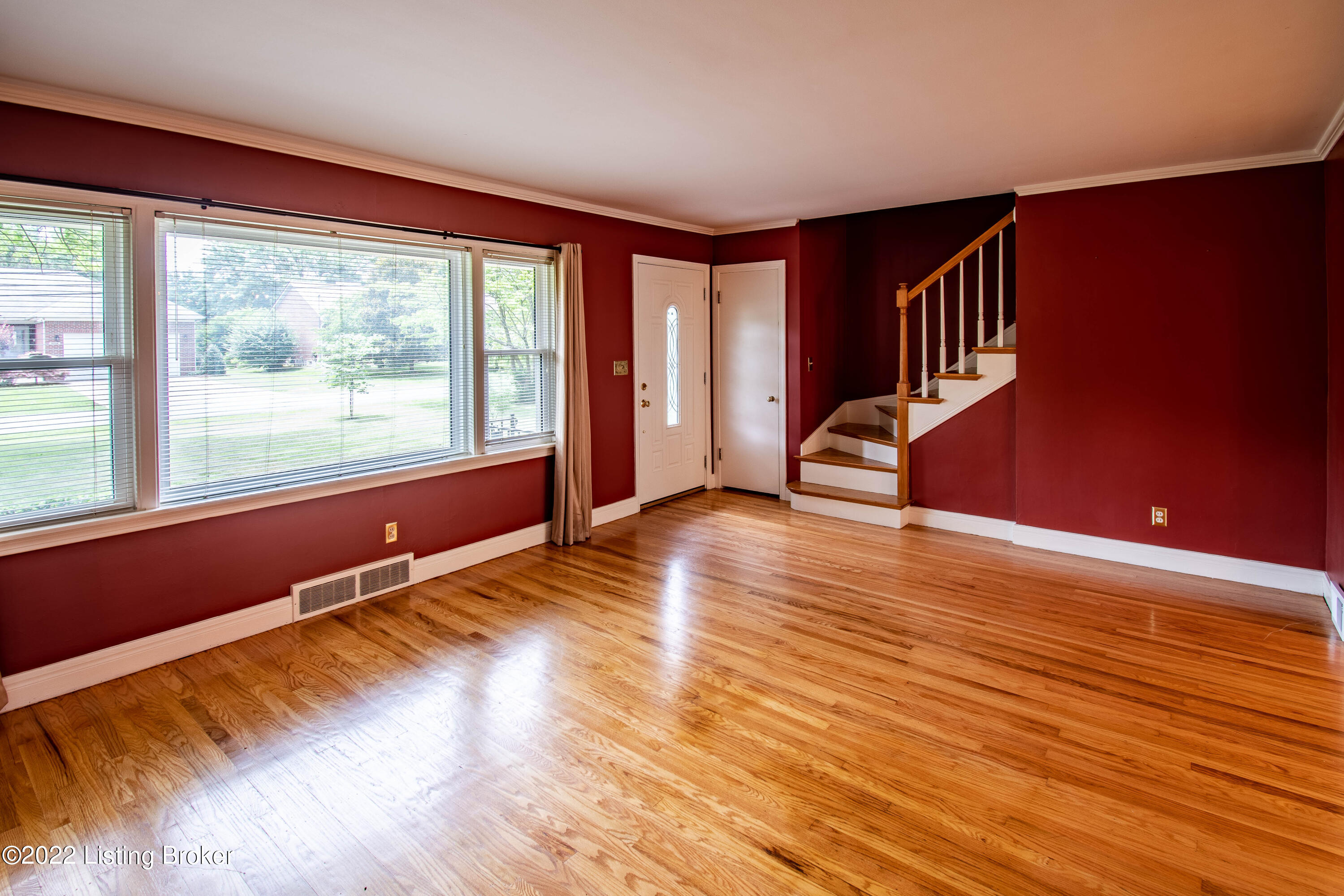 903 Perryman Road Louisville, KY 40207 - Photo 7 of 46 000_7011-HDR