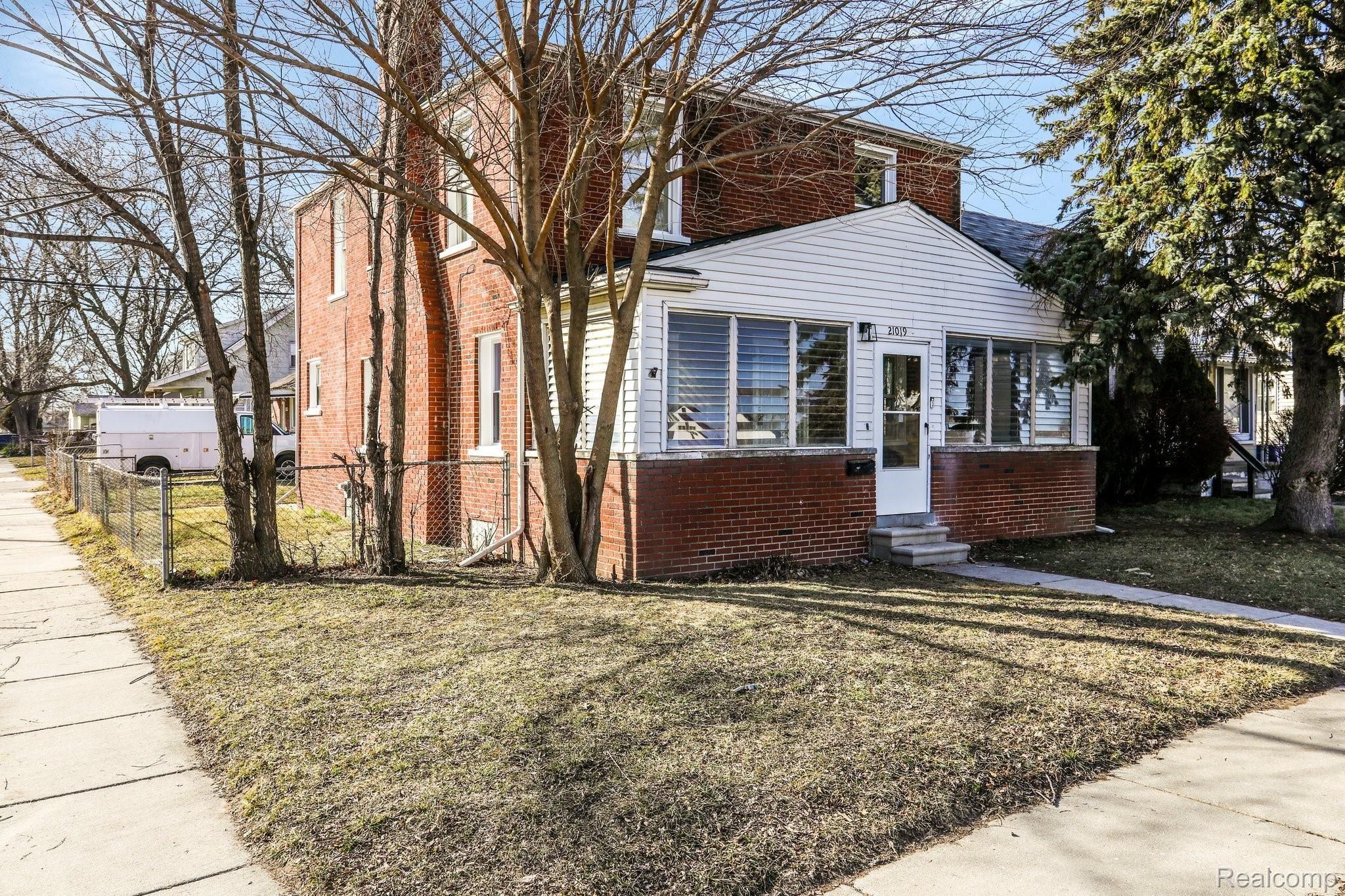 21019 Waltham Road Warren, MI 48089 - Photo 2 of 17 1.1 - Exterior
