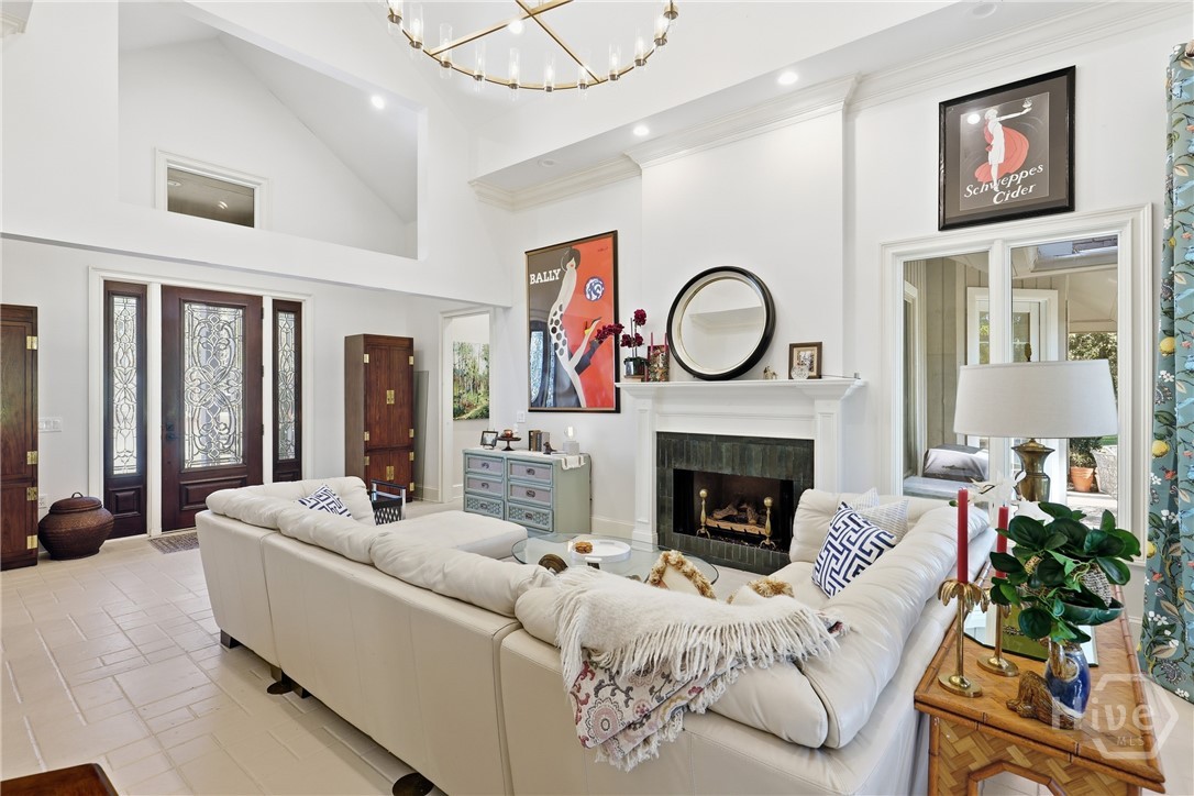 7 Springpine Lane Savannah, GA 31411 - Photo 6 of 32