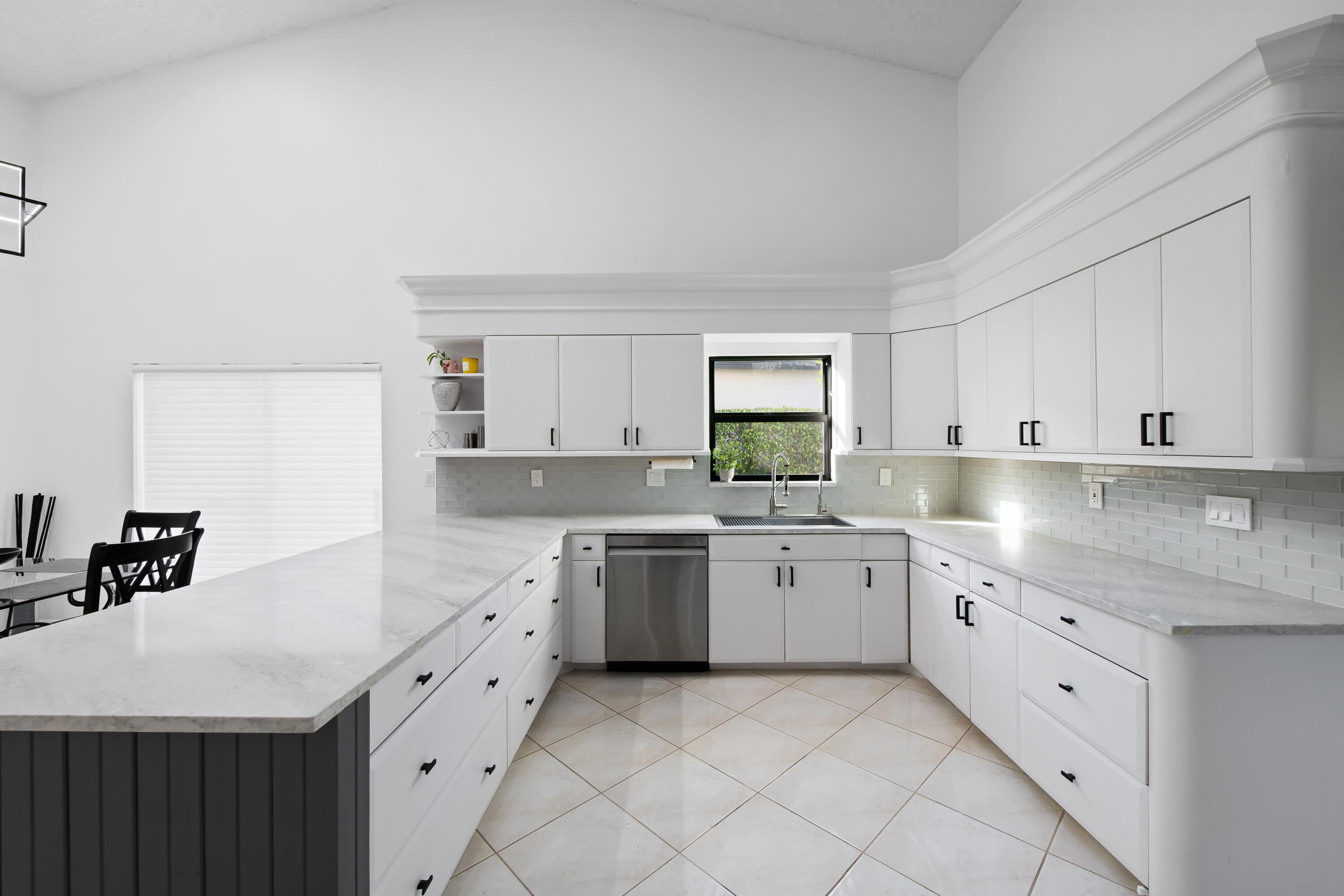 8505 Northwest 77th Street Tamarac, FL 33321 - Photo 16 of 57 Kitchen