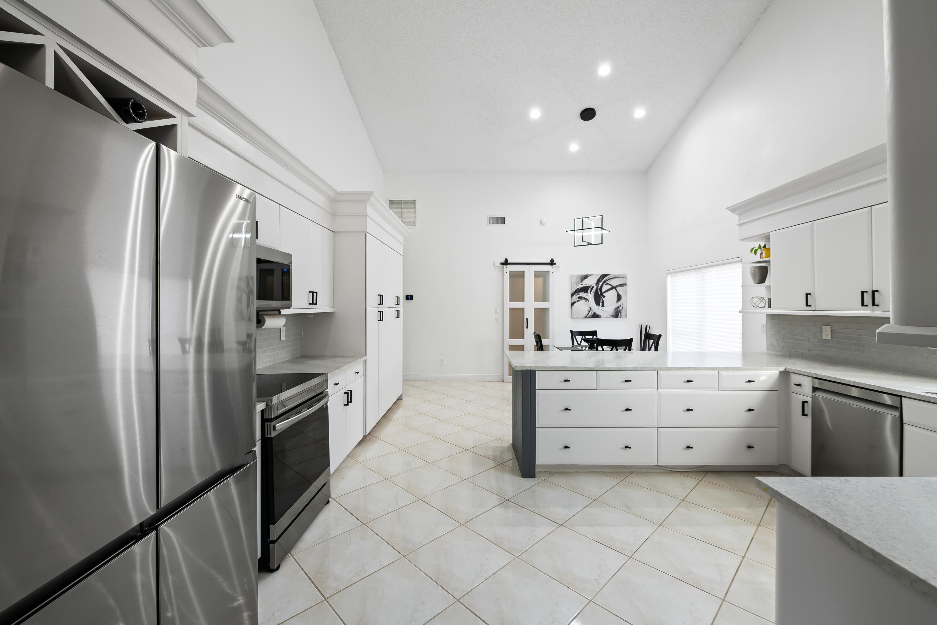 8505 Northwest 77th Street Tamarac, FL 33321 - Photo 17 of 57 Kitchen