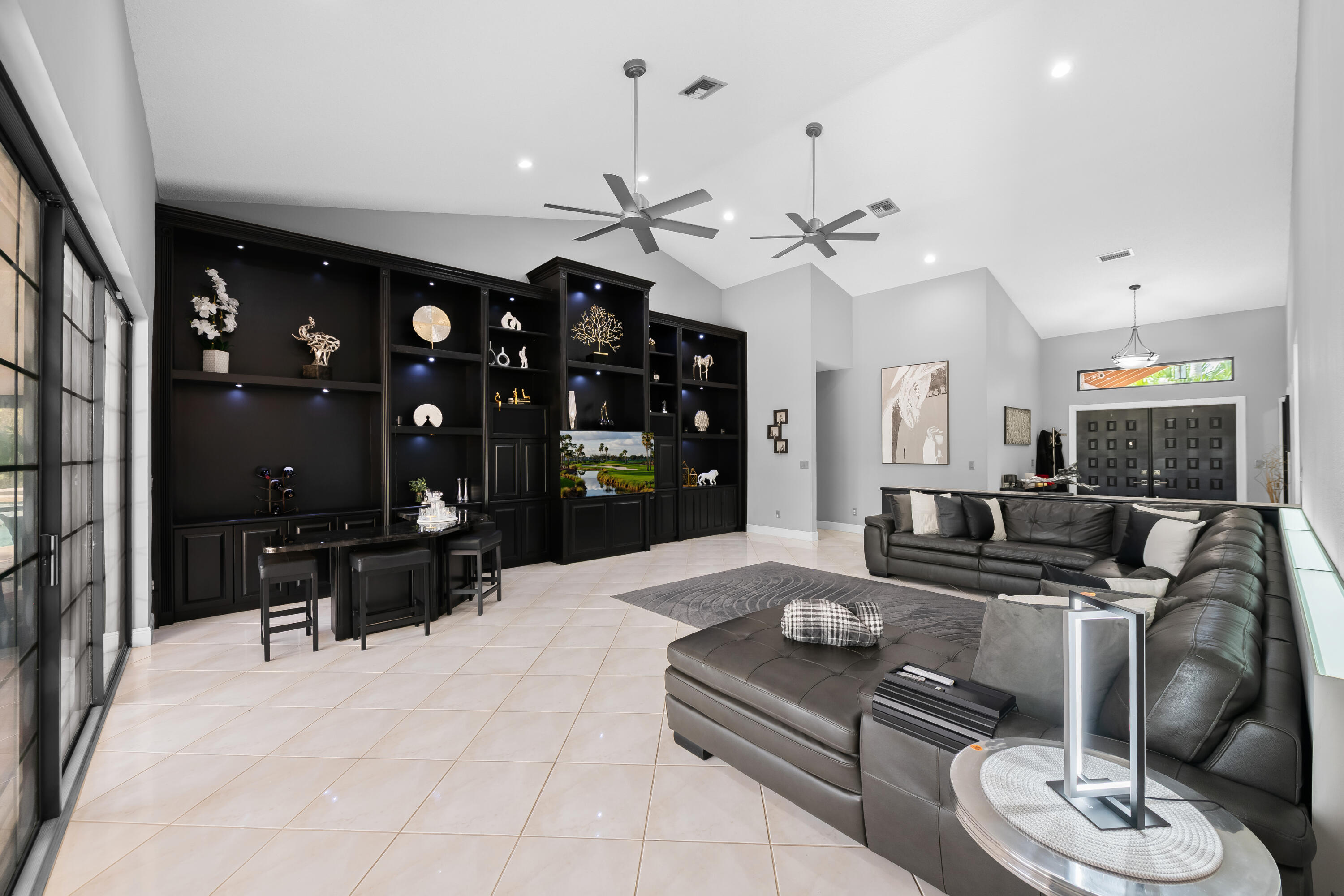 8505 Northwest 77th Street Tamarac, FL 33321 - Photo 21 of 57 Great room