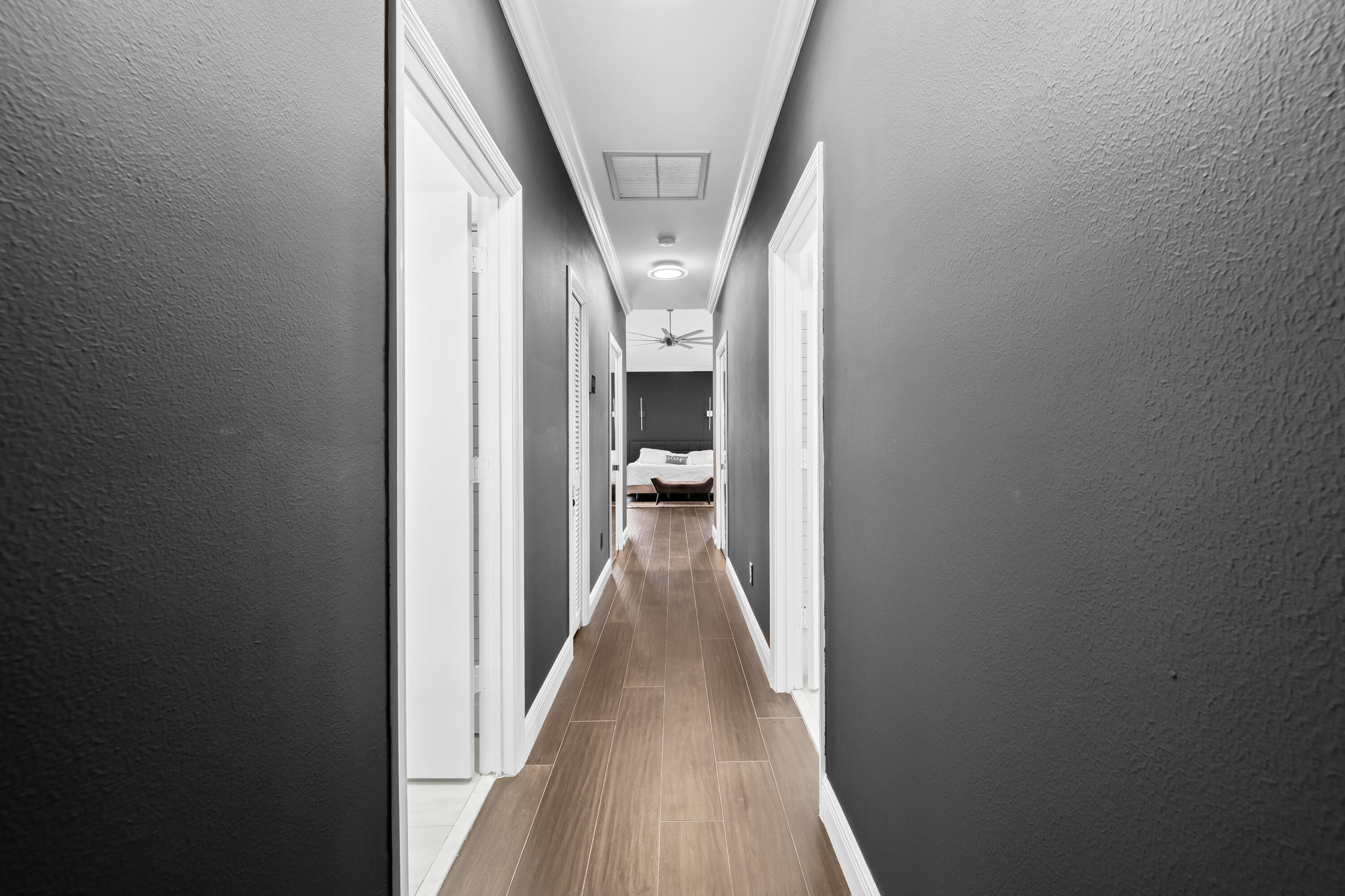 8505 Northwest 77th Street Tamarac, FL 33321 - Photo 29 of 57 Hallway