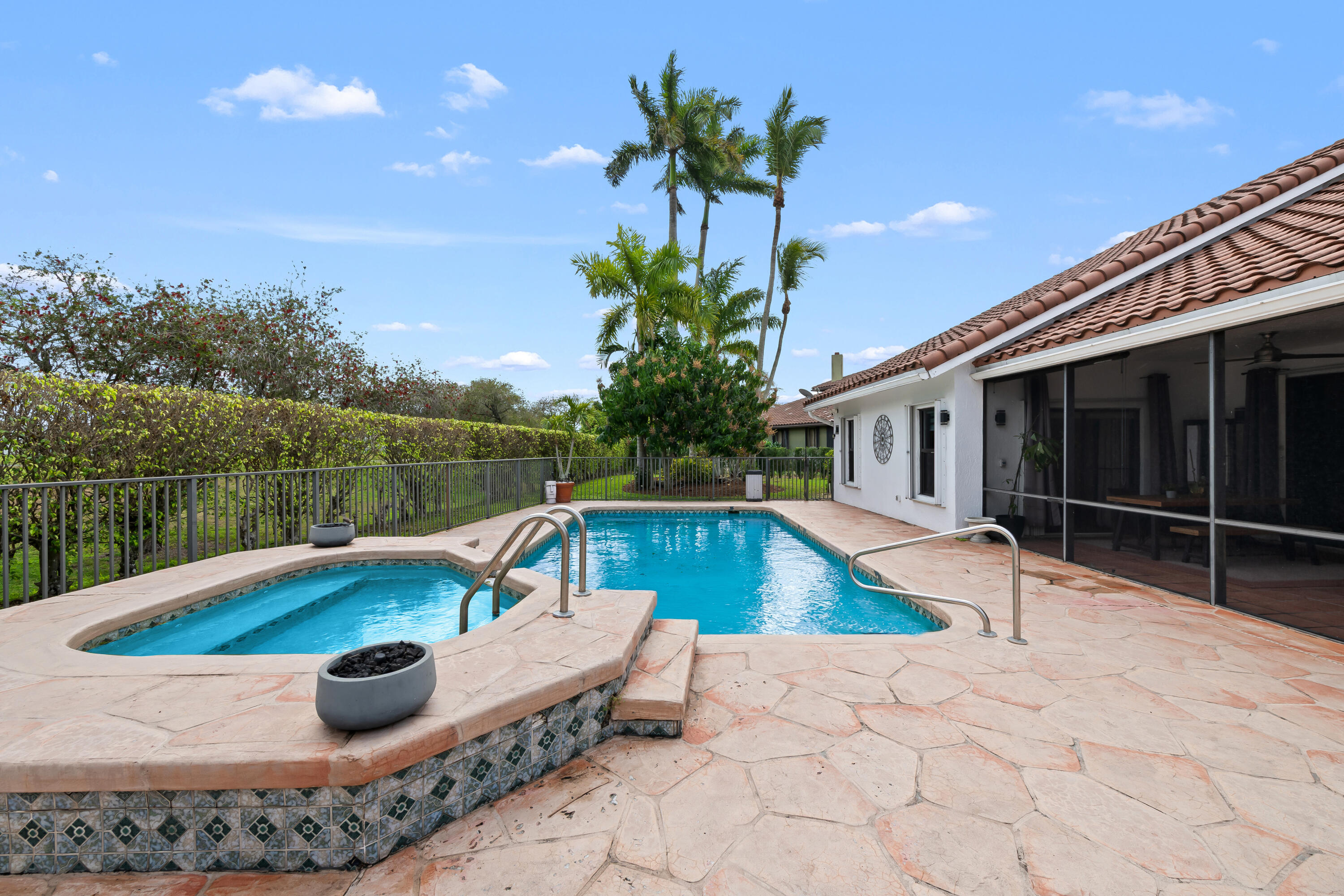 8505 Northwest 77th Street Tamarac, FL 33321 - Photo 40 of 57 Pool/spa area