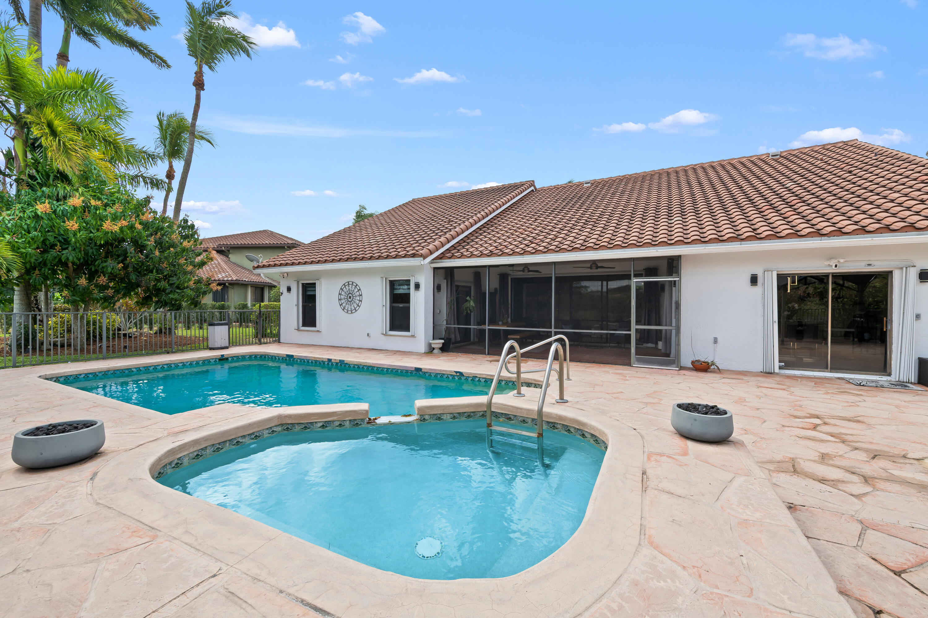 8505 Northwest 77th Street Tamarac, FL 33321 - Photo 42 of 57 Pool/spa area