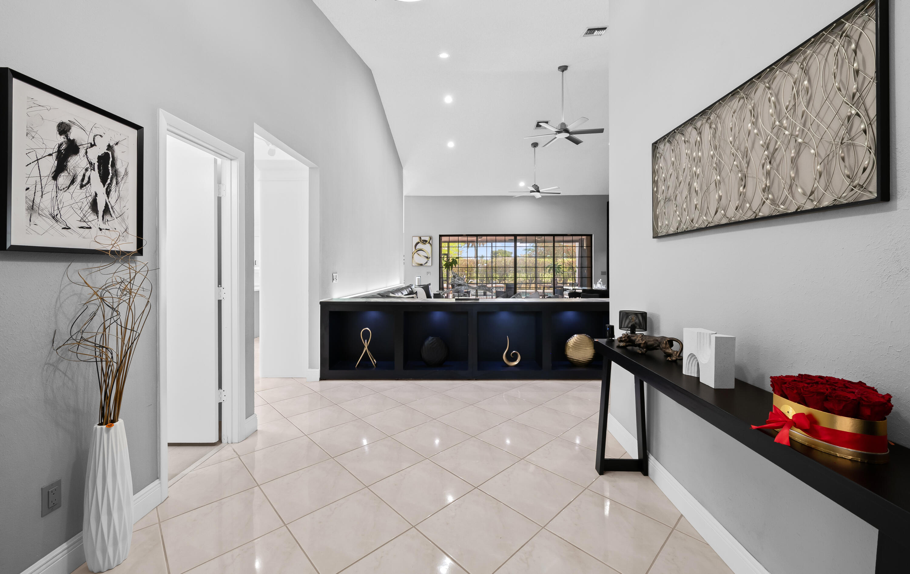 8505 Northwest 77th Street Tamarac, FL 33321 - Photo 10 of 57 Foyer