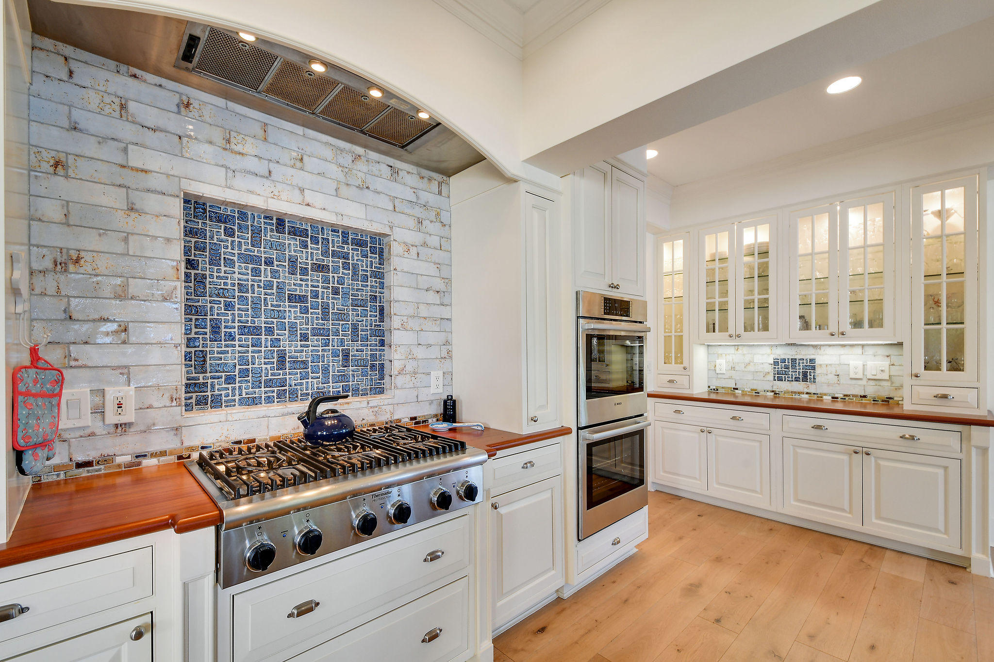 4980 County Line Road Tequesta, FL 33469 - Photo 16 of 56 Kitchen