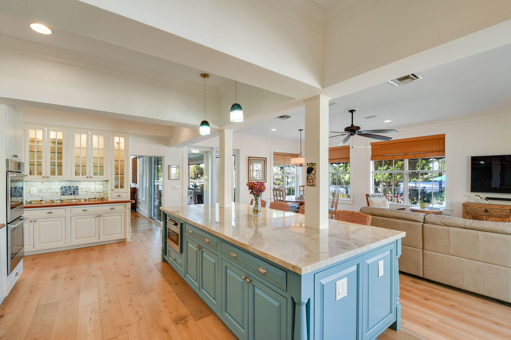 4980 County Line Road Tequesta, FL 33469 - Photo 17 of 56 Kitchen