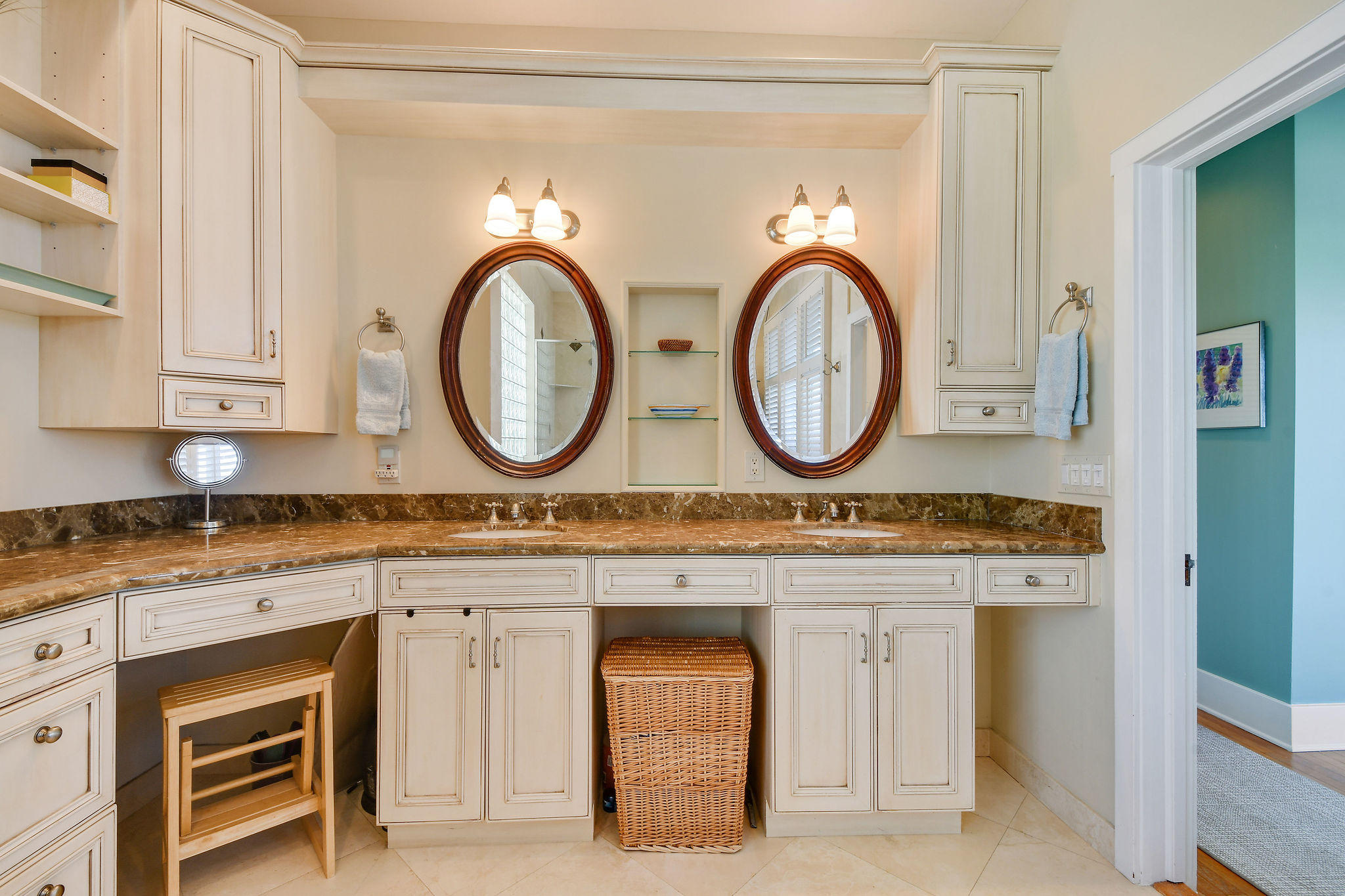 4980 County Line Road Tequesta, FL 33469 - Photo 21 of 56 Master Bath