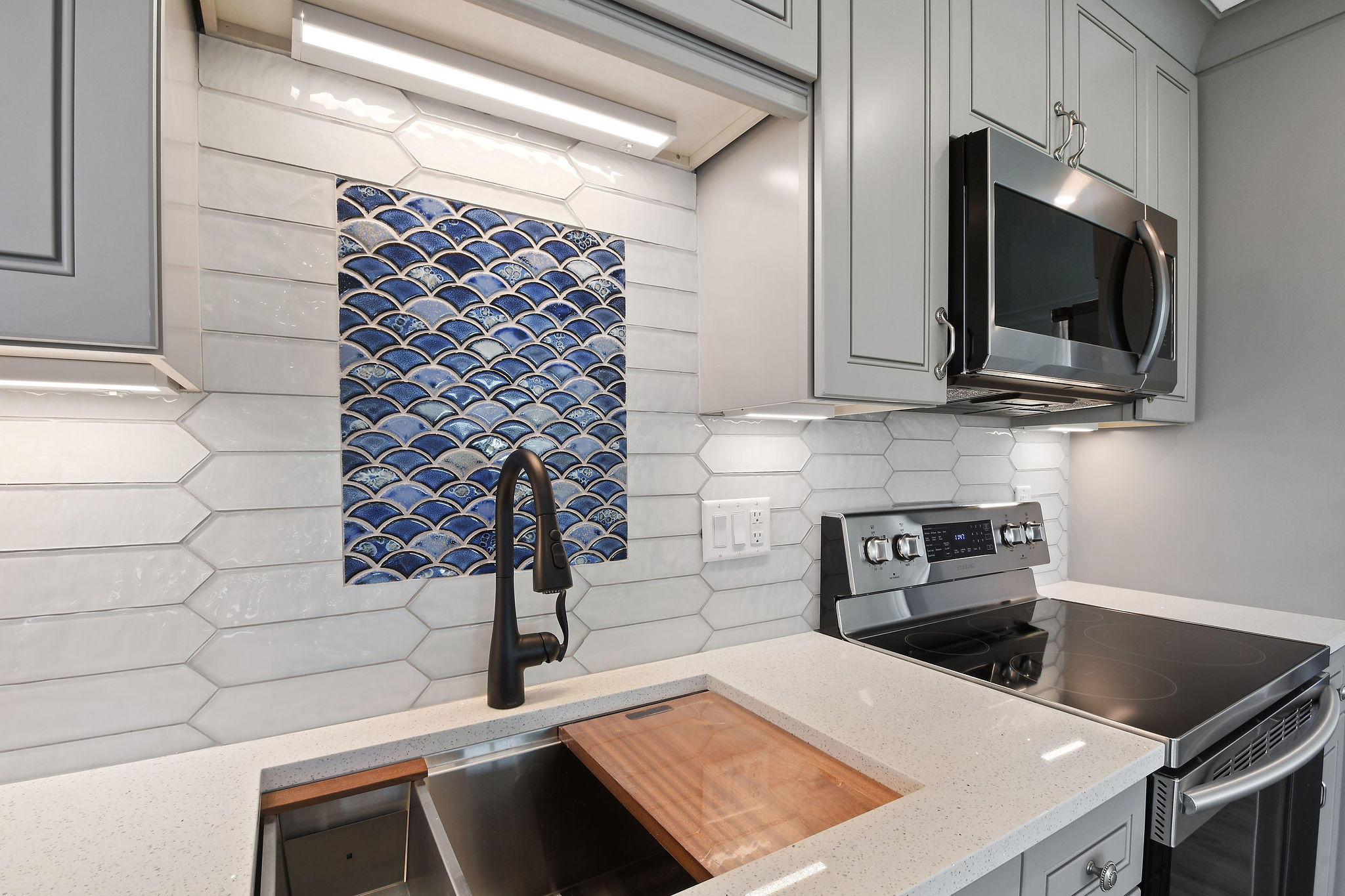 4980 County Line Road Tequesta, FL 33469 - Photo 43 of 56 Guest house kitchen