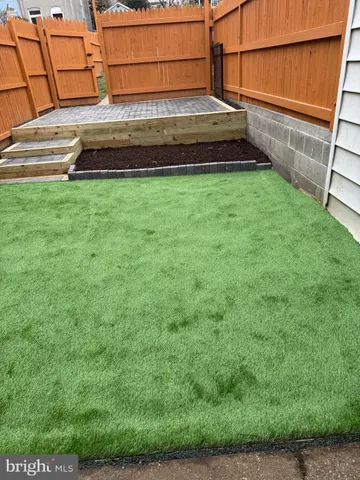 a black and white photo of a room