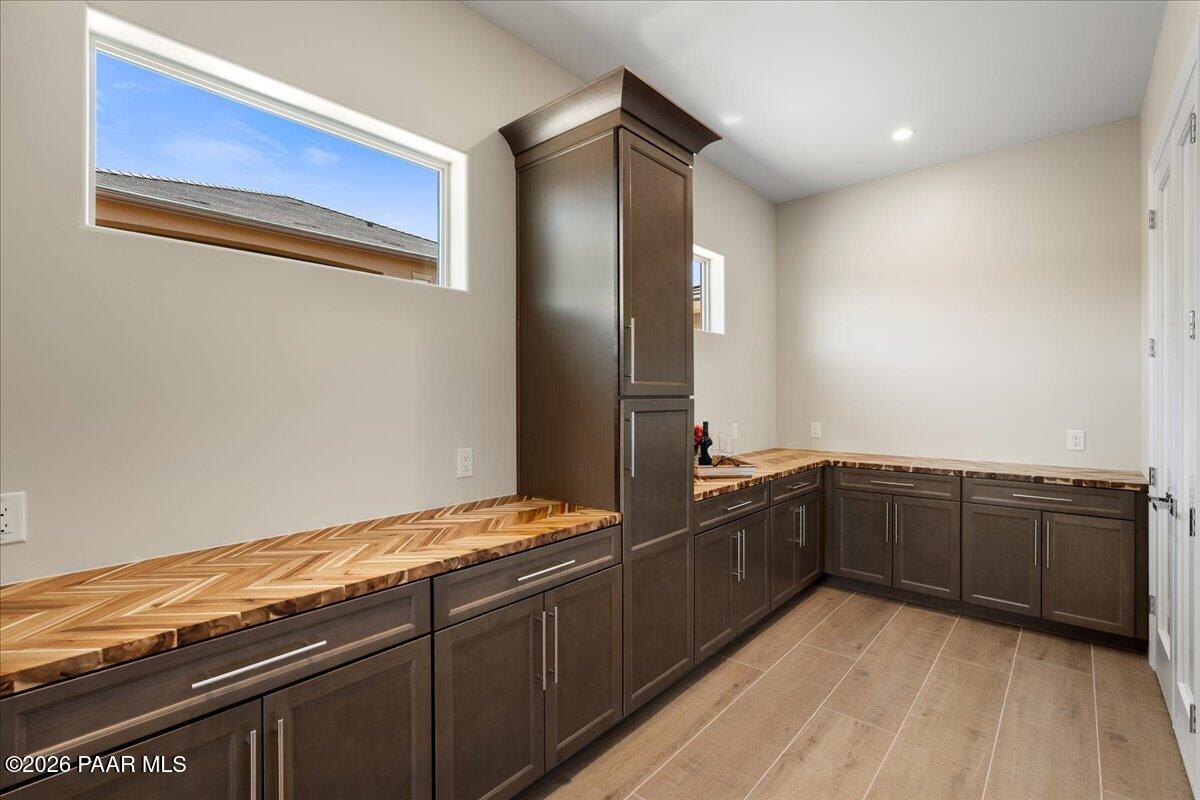 5219 Dells Point Road Prescott, AZ 86301 - Photo 20 of 42 16-Morning Kitchen