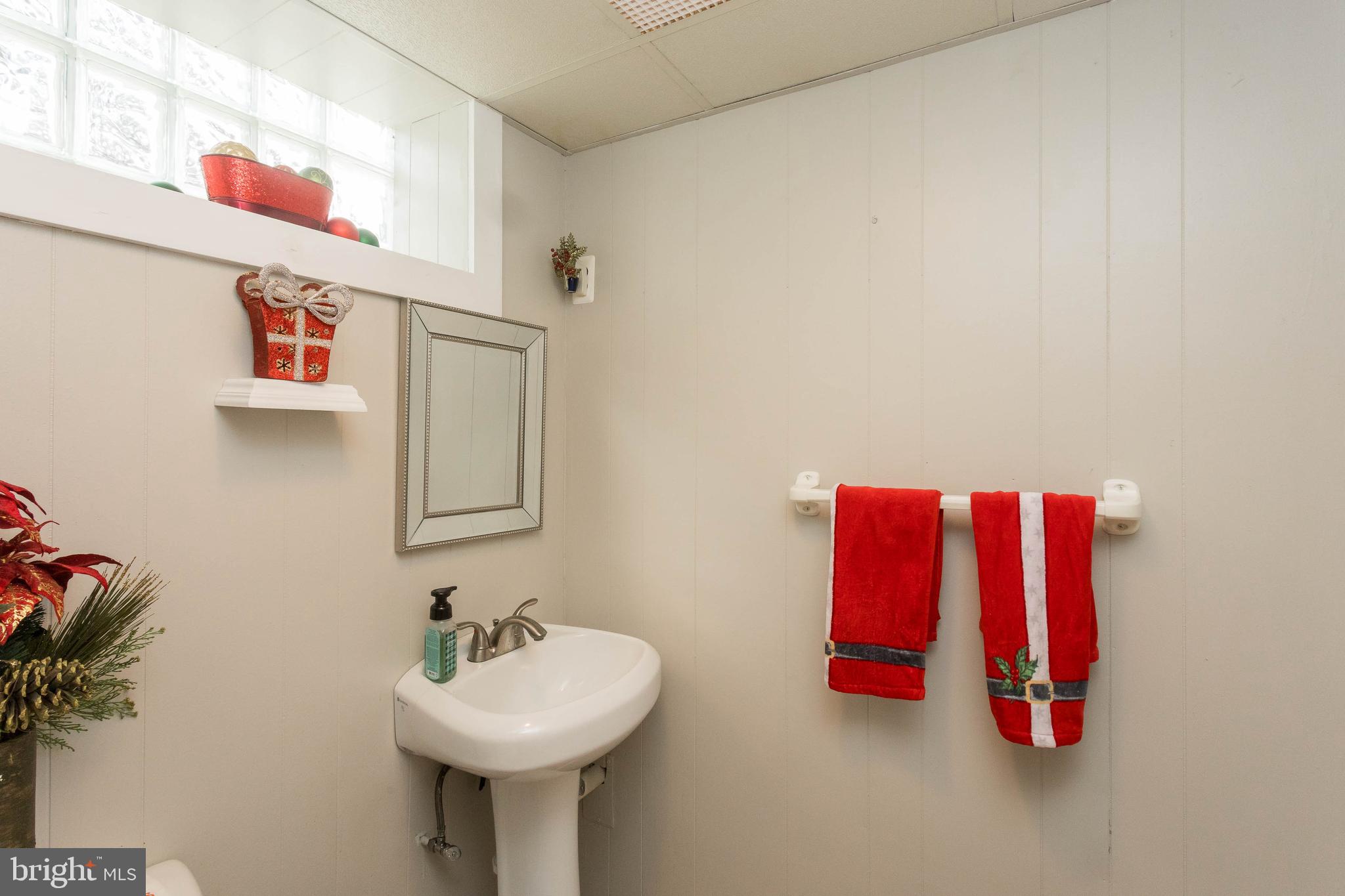 1509 Weyburn Road Baltimore, MD 21237 - Photo 29 of 42