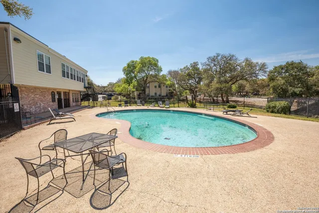 $950 | 11610 Vance Jackson Road, Unit 1095, San Antonio, TX 78230