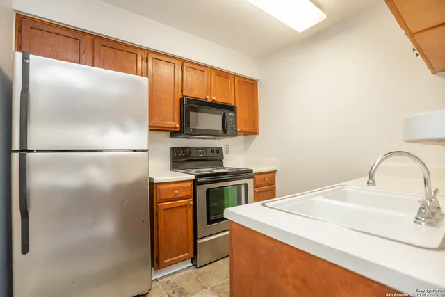$950 | 11610 Vance Jackson Road, Unit 1095, San Antonio, TX 78230