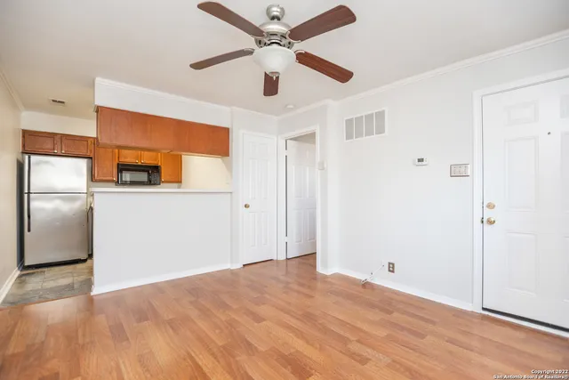 $950 | 11610 Vance Jackson Road, Unit 1095, San Antonio, TX 78230