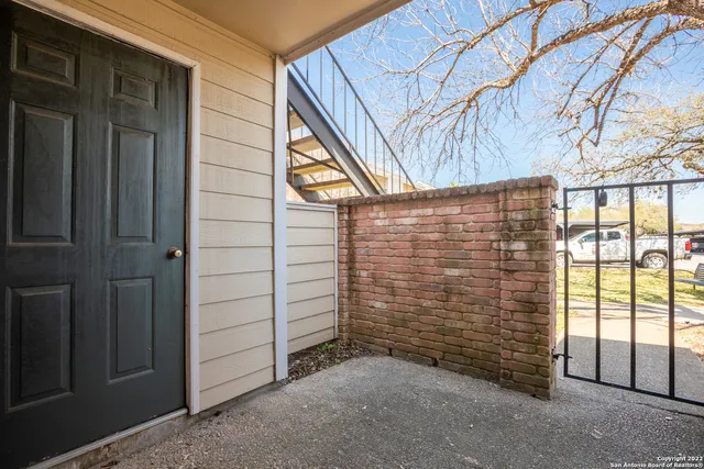 $950 | 11610 Vance Jackson Road, Unit 1095, San Antonio, TX 78230