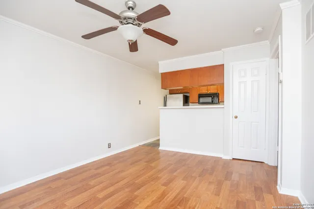 $950 | 11610 Vance Jackson Road, Unit 1095, San Antonio, TX 78230