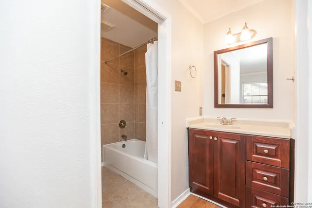 $950 | 11610 Vance Jackson Road, Unit 1095, San Antonio, TX 78230