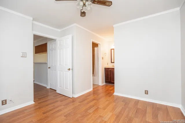 $950 | 11610 Vance Jackson Road, Unit 1095, San Antonio, TX 78230
