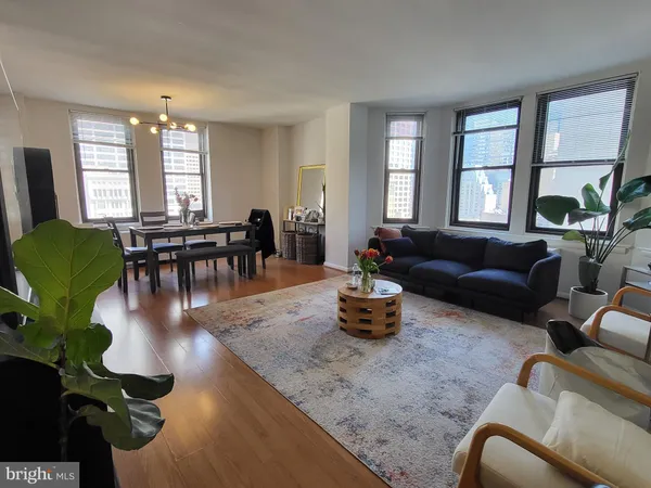 $3,475 | 135 South 19th Street, Unit 1003, Philadelphia, PA 19103