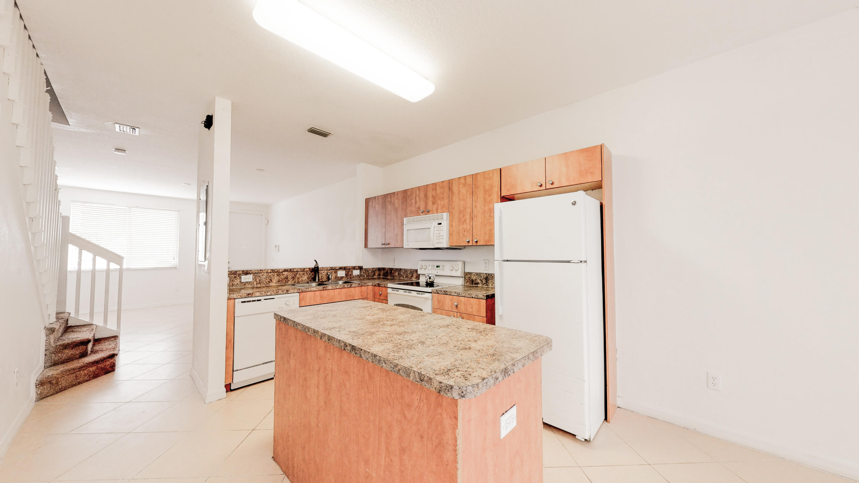 1910 Alamanda Way, Unit 1910 Riviera Beach, FL 33404 - Photo 5 of 36 1910-Riviera-Beach-04192019_133943