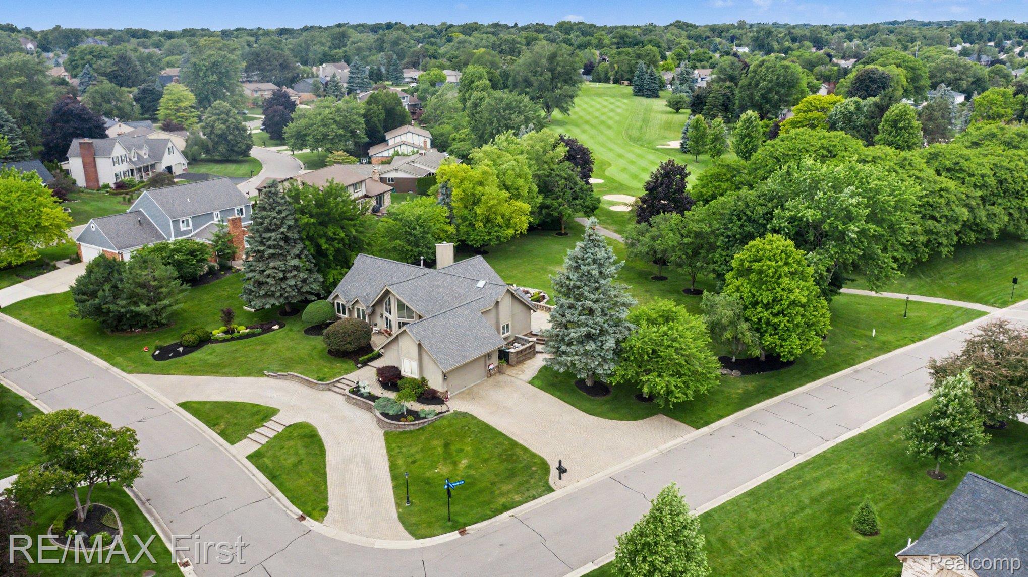 601 Brookwood Lane East Rochester, MI 48309 - Photo 27 of 36 033_file_6236.jpg