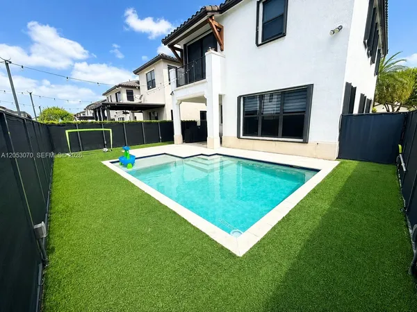 $4,600 | 3258 West 99th Place, Hialeah, FL 33018