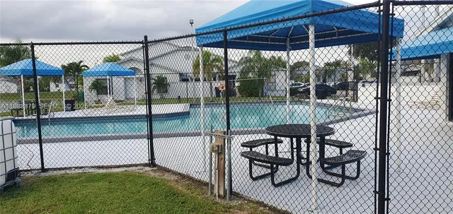 $2,500 | 6702 Southwest 152nd Place, Unit 2802, Miami, FL 33193