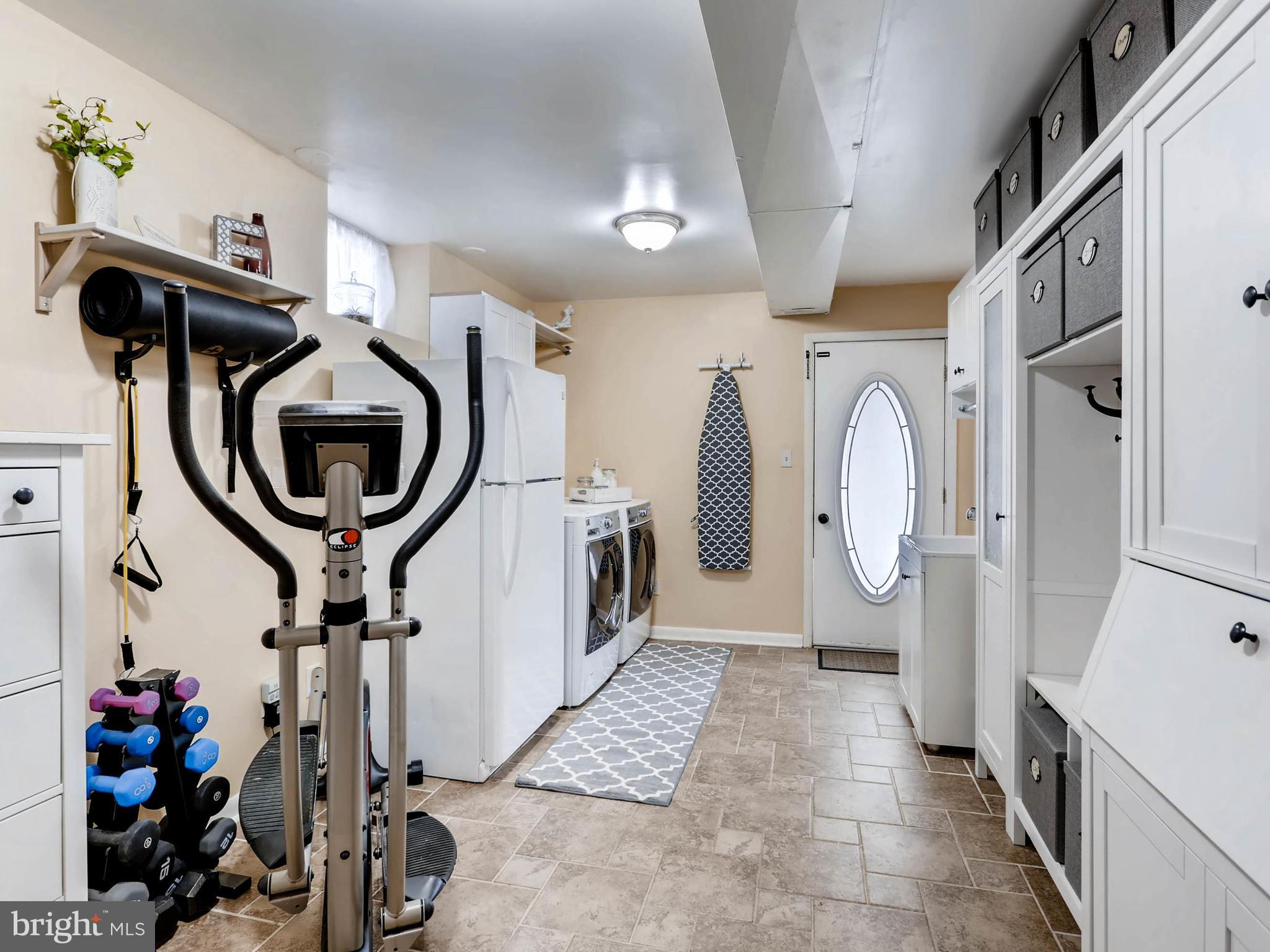 4713 Roundhill Road Ellicott City, MD 21043 - Photo 26 of 30 Amazing laundry/mud room!