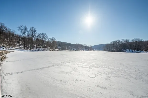 $299,900 | 17 Valley View Road, Vernon, NJ 07462