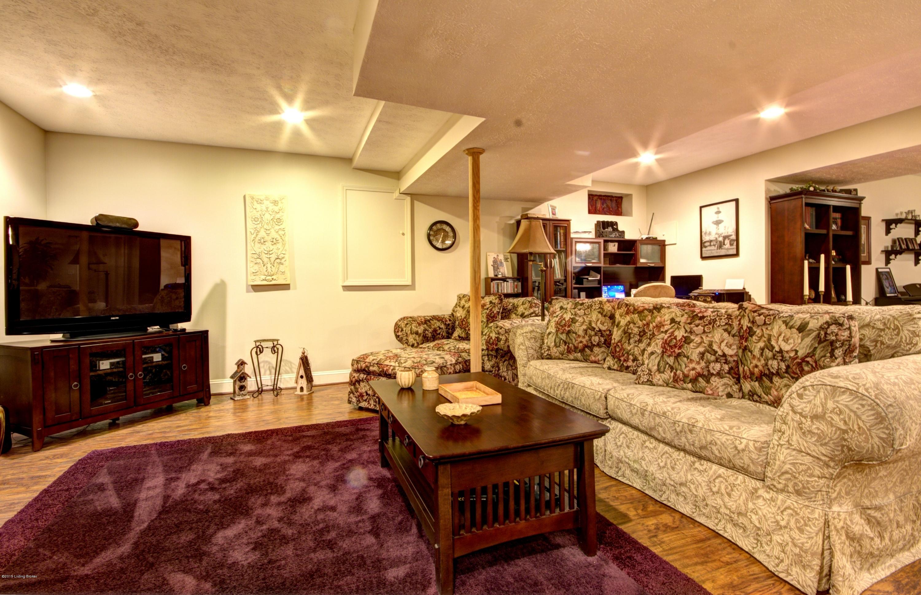 5106 Fox Run Road Buckner, KY 40010 - Photo 39 of 53 Very cozy!