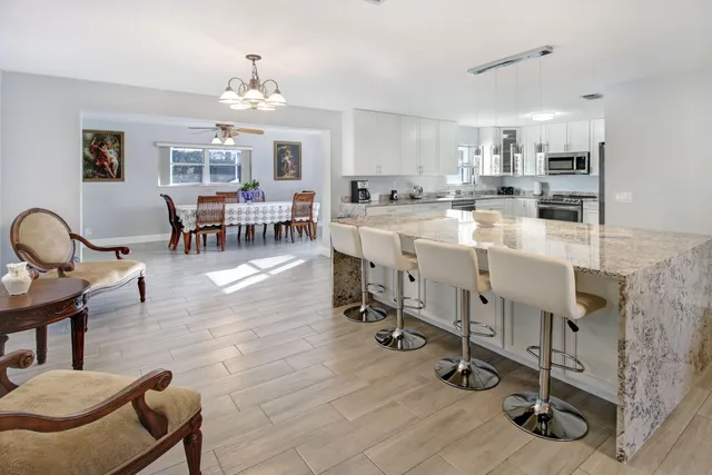 $5,300 | 120 Park Lane East, Hypoluxo, FL 33462