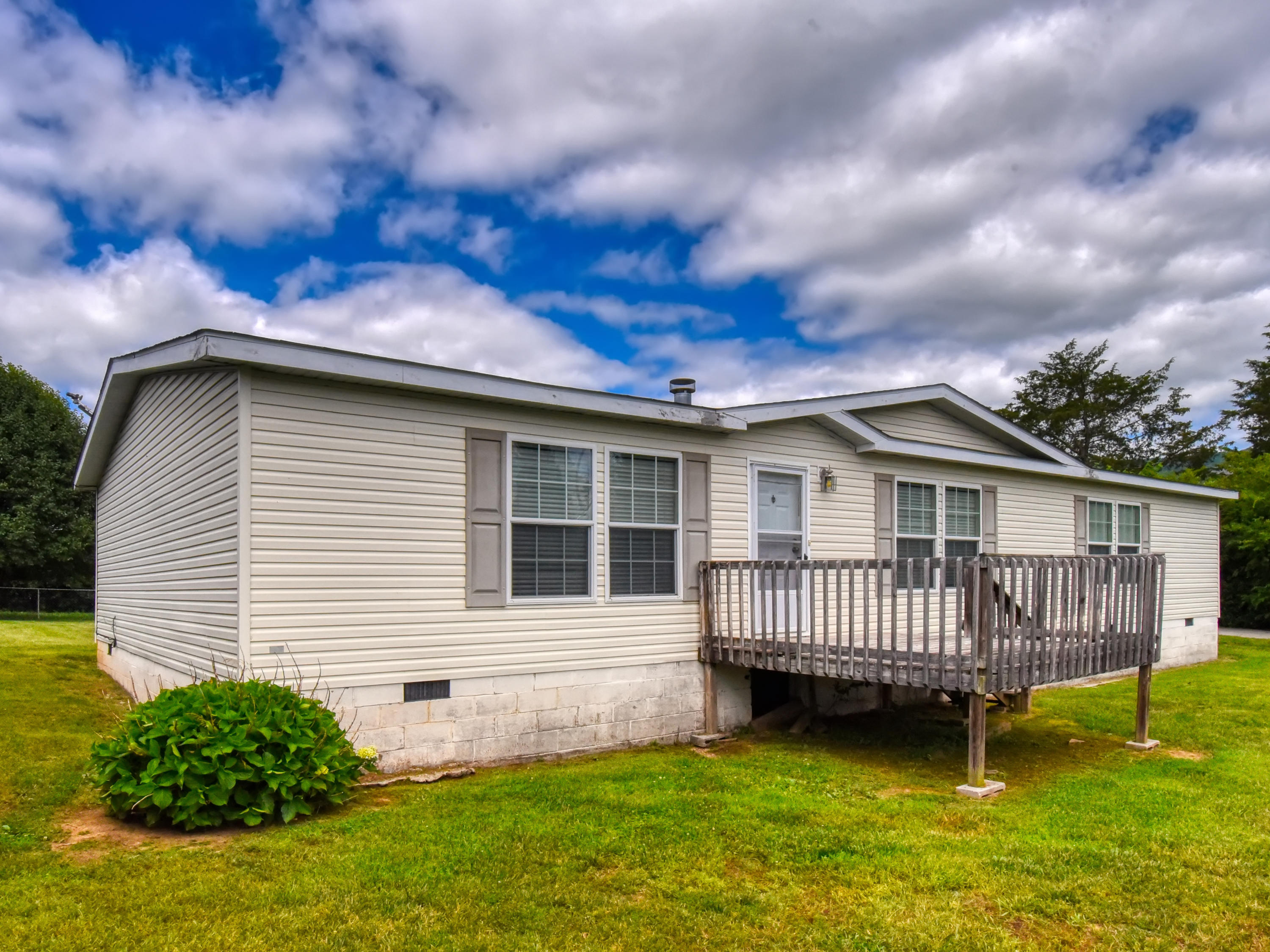 308 Calhoun Road La Follette, TN 37766 - Photo 1 of 26 308 Calhoun