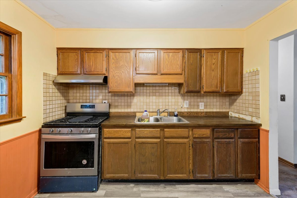 5715 Fox Lake Road McHenry, IL 60051 - Photo 5 of 19 Gallery Image 5
