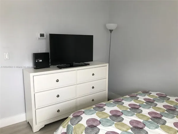 $4,300 | 3801 South Ocean Drive, Unit 10V, Hollywood, FL 33019