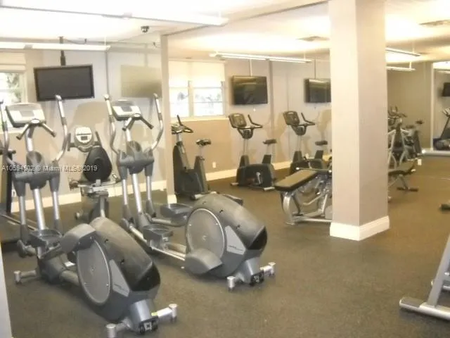 $4,300 | 3801 South Ocean Drive, Unit 10V, Hollywood, FL 33019