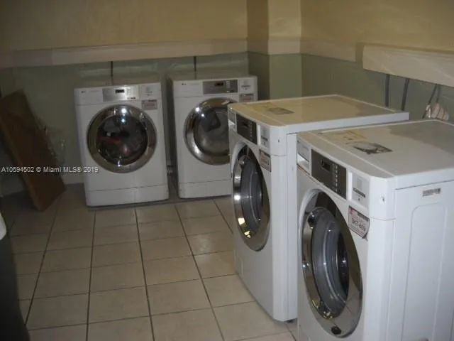 $4,300 | 3801 South Ocean Drive, Unit 10V, Hollywood, FL 33019