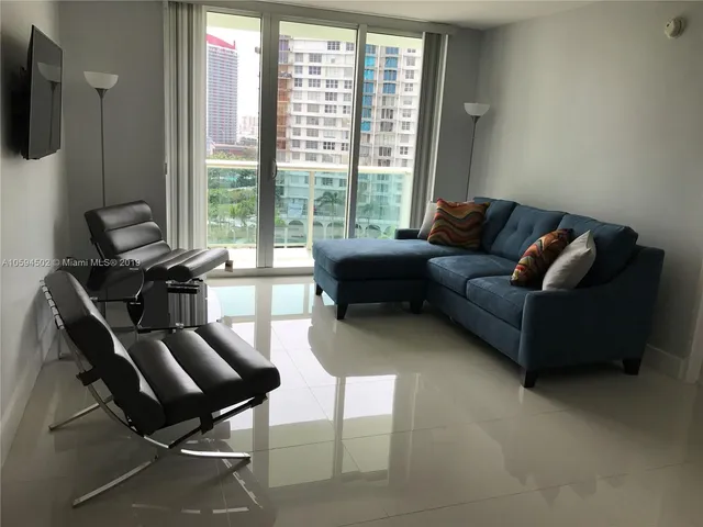 $4,300 | 3801 South Ocean Drive, Unit 10V, Hollywood, FL 33019